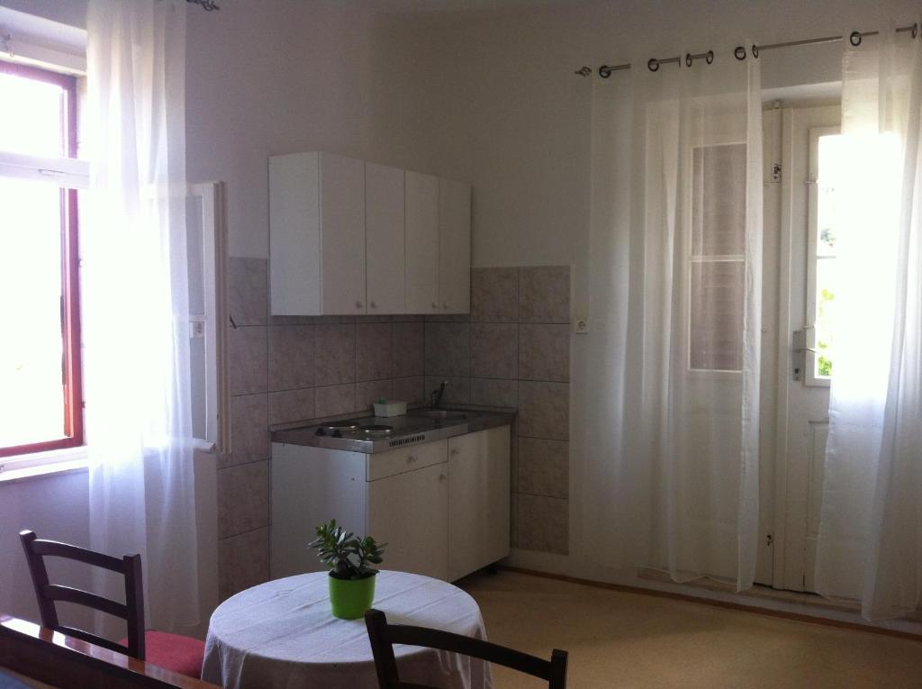 Apartments Skrivaneli Jelsa  Oda fotoğraf